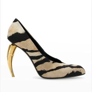 Roberto Cavalier tiger print saber tooth pump